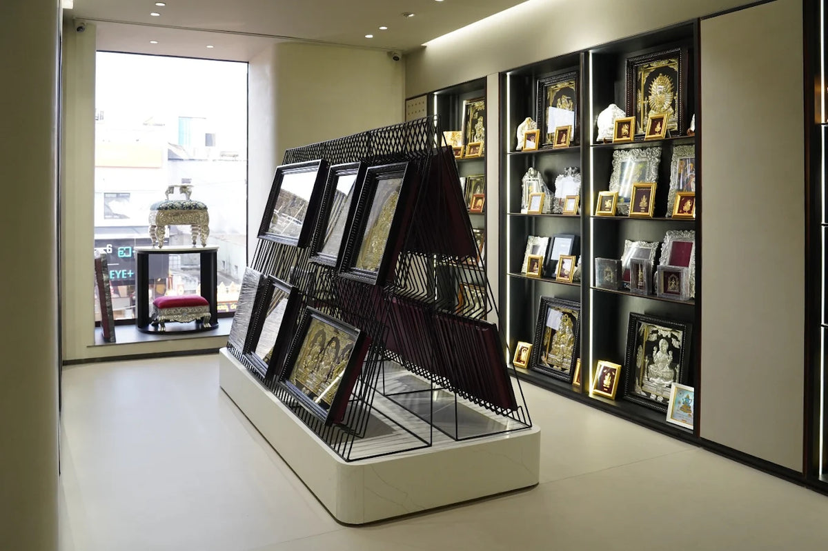 A Legacy of Jewellery. A World of Silver.